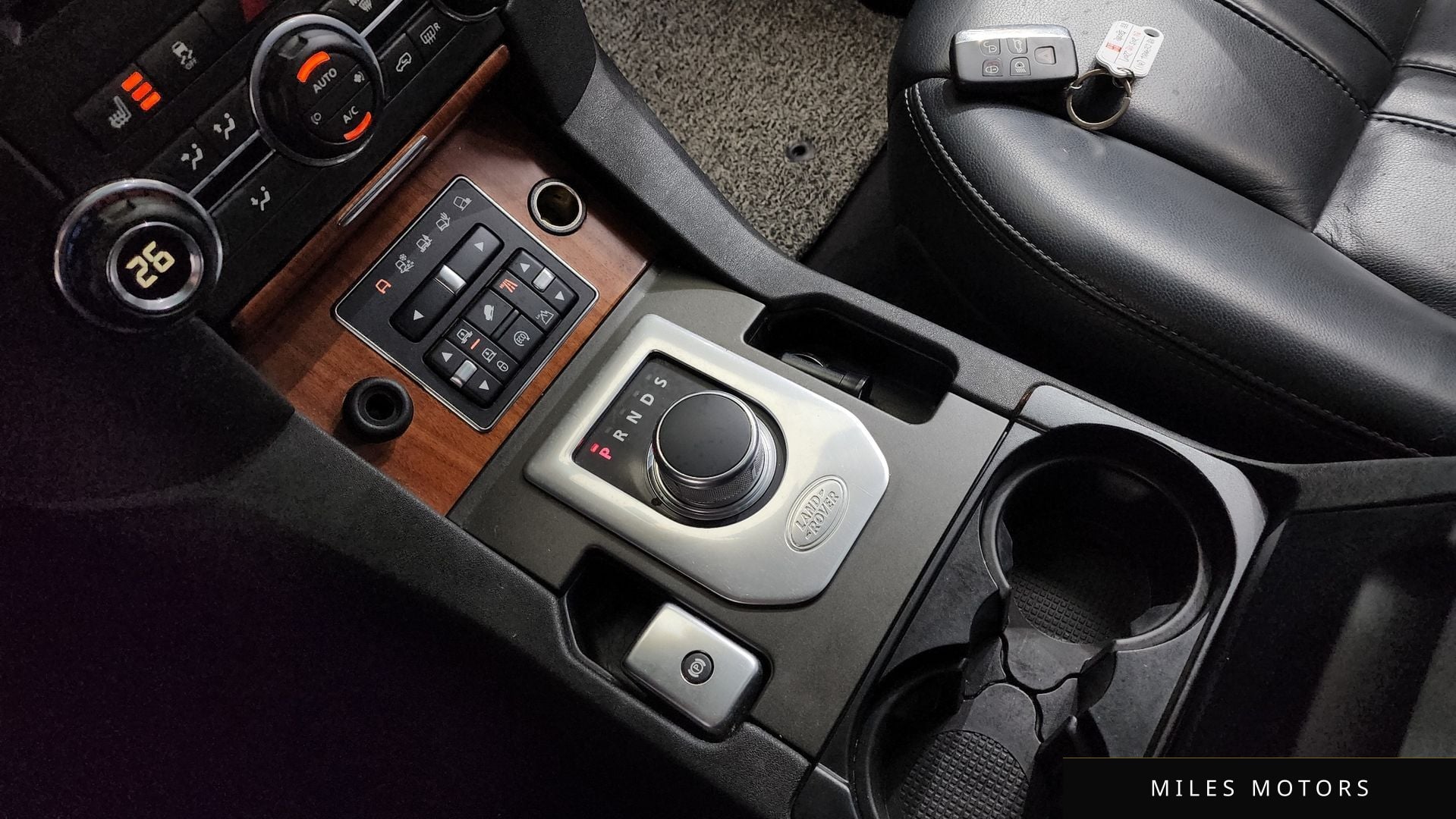 Land Rover Discovery 2015 — миниатюра 9