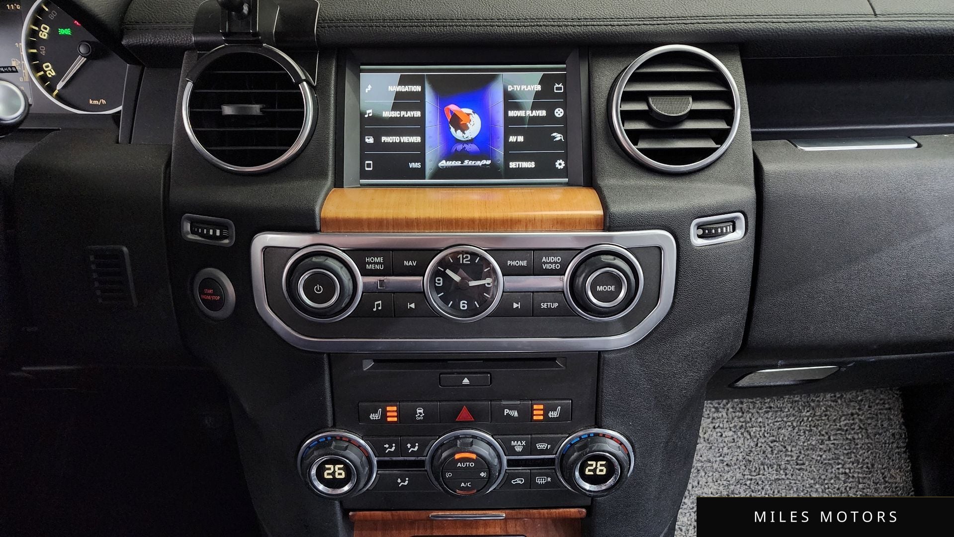Land Rover Discovery 2015 — миниатюра 13