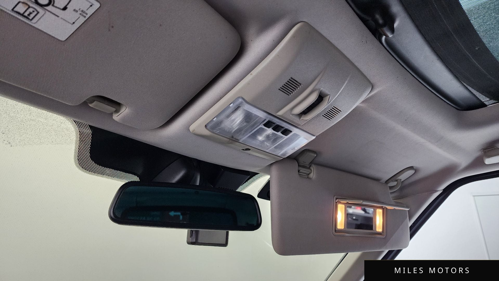 Land Rover Discovery 2015 — миниатюра 18