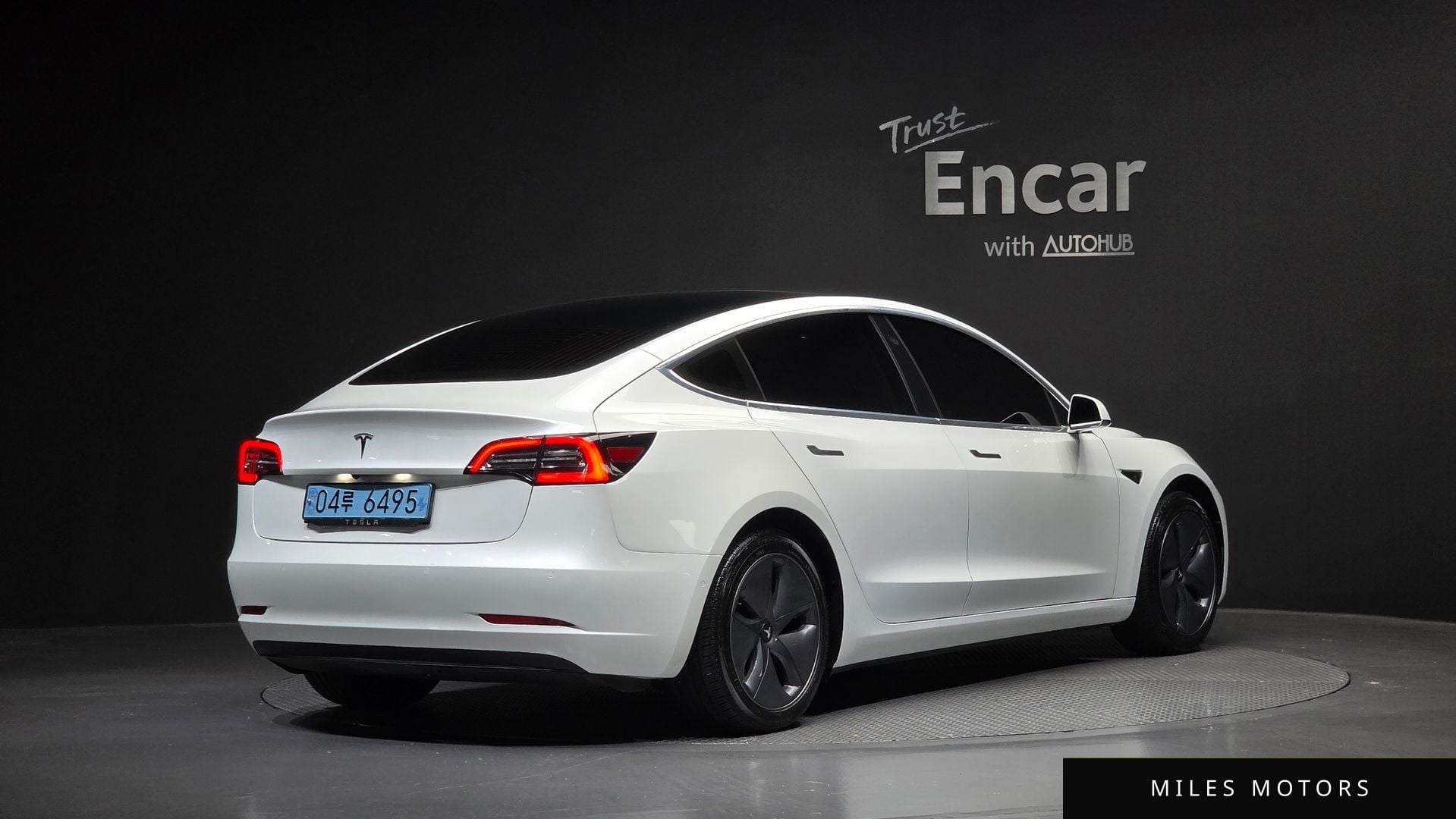 Tesla Model 3 2020 — миниатюра 2