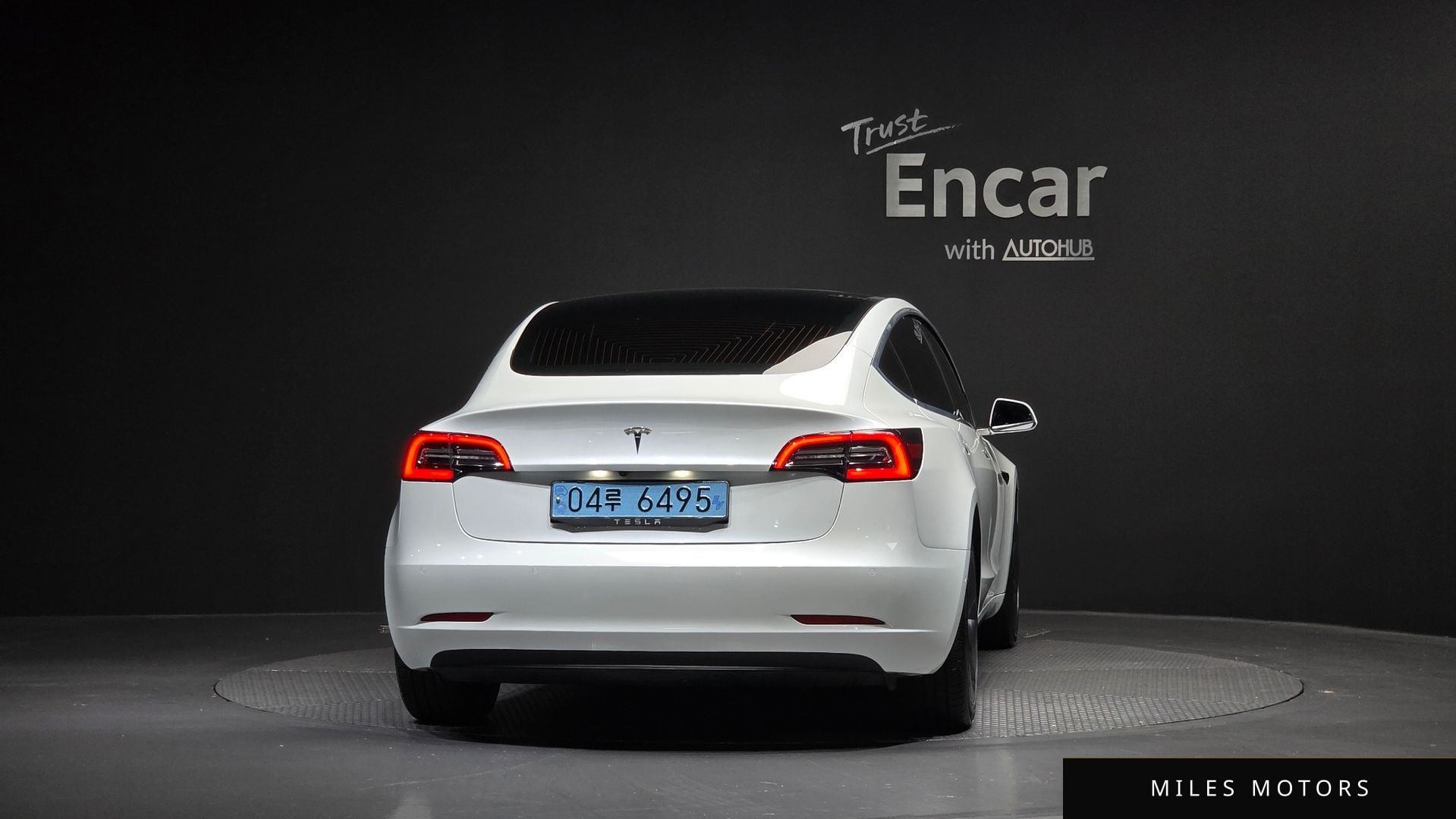 Tesla Model 3 2020 — миниатюра 4