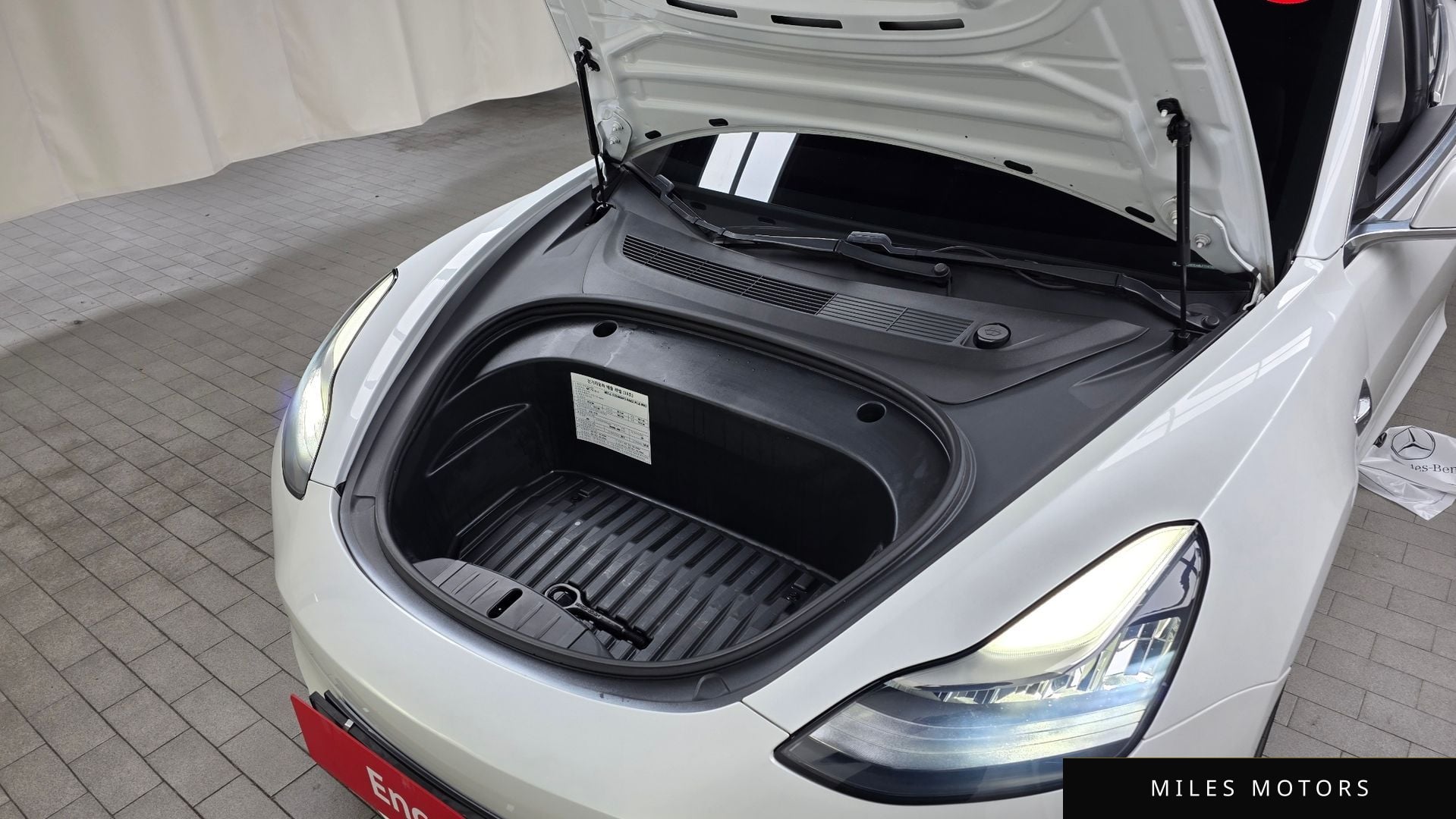 Tesla Model 3 2020 — миниатюра 6