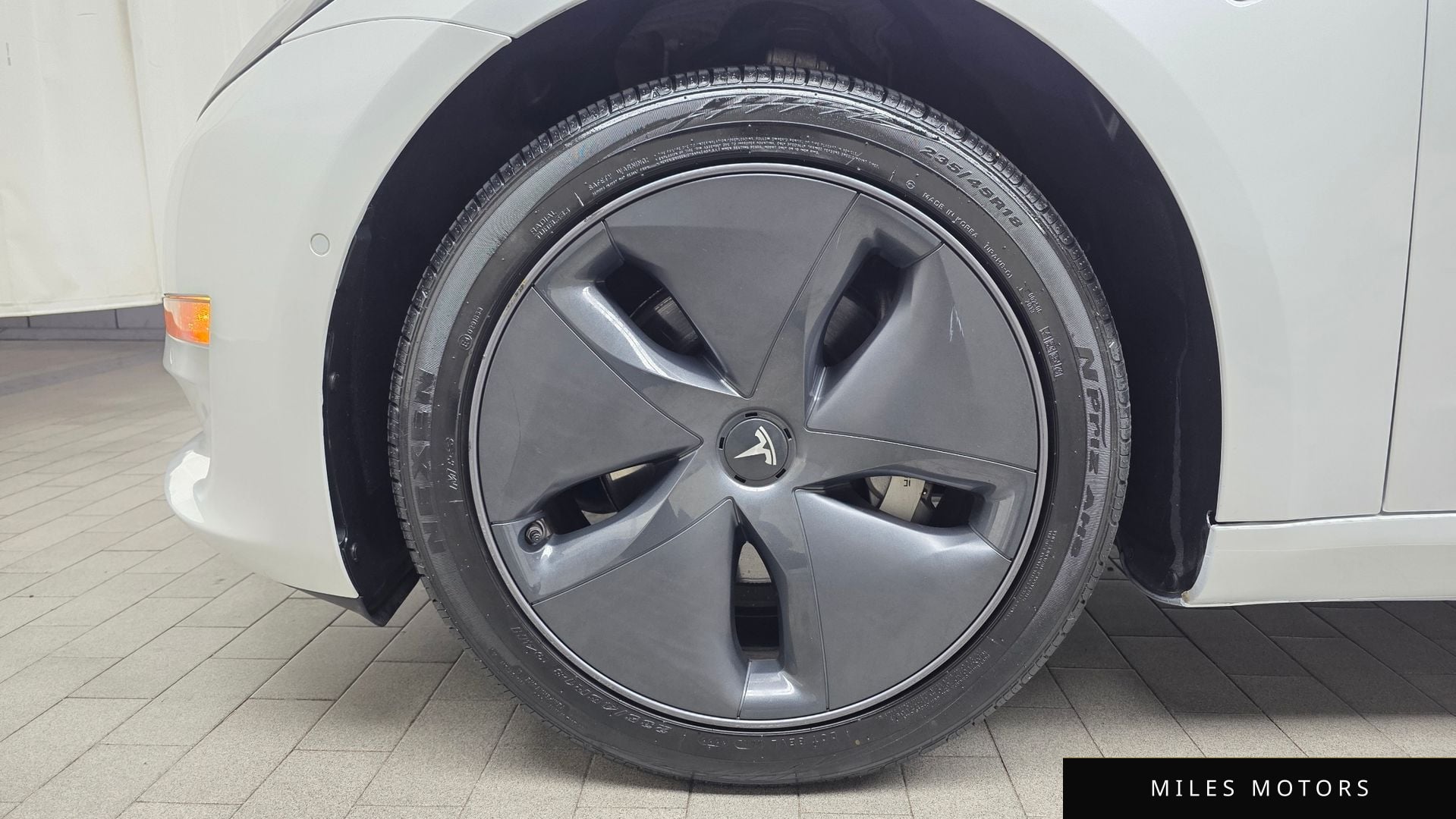 Tesla Model 3 2020 — миниатюра 7