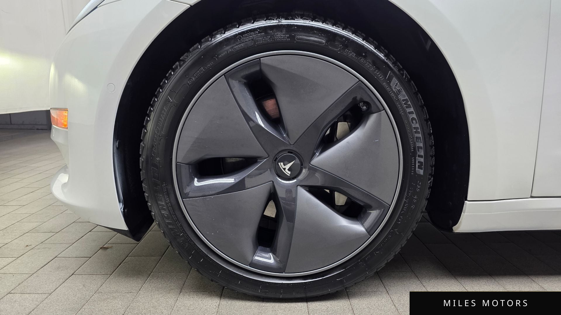 Tesla Model 3 2020 — миниатюра 5