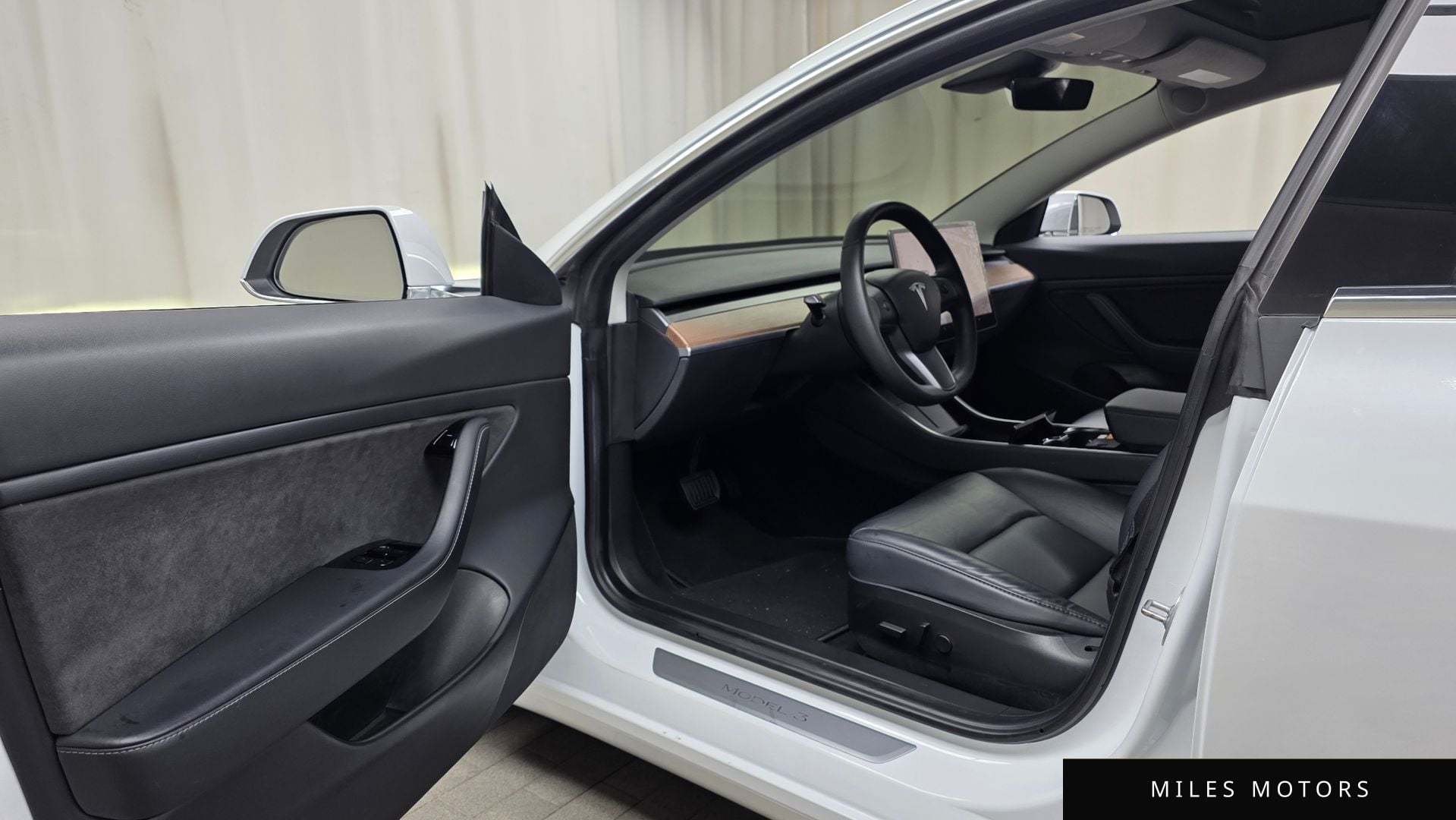 Tesla Model 3 2020 — миниатюра 10