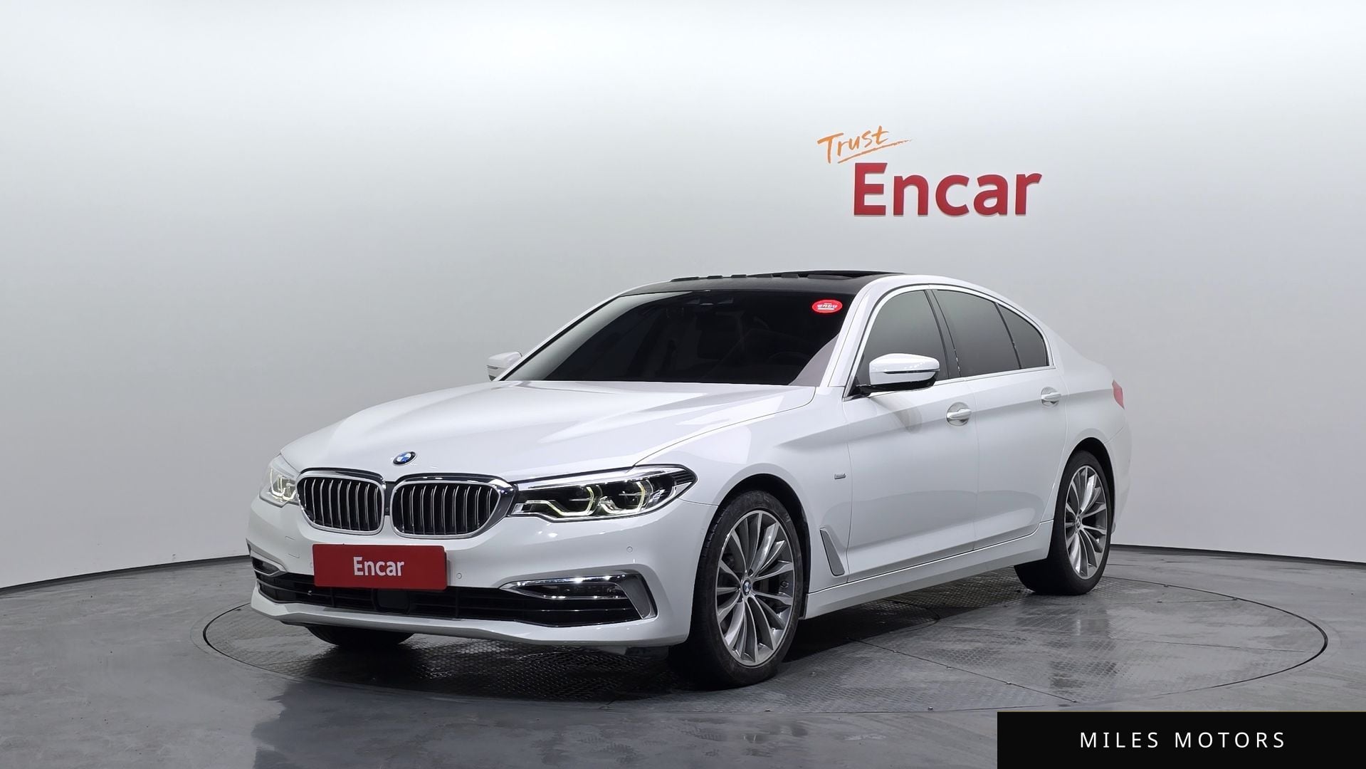 BMW 5 Series (G30) 2018 — фото 1 из 12