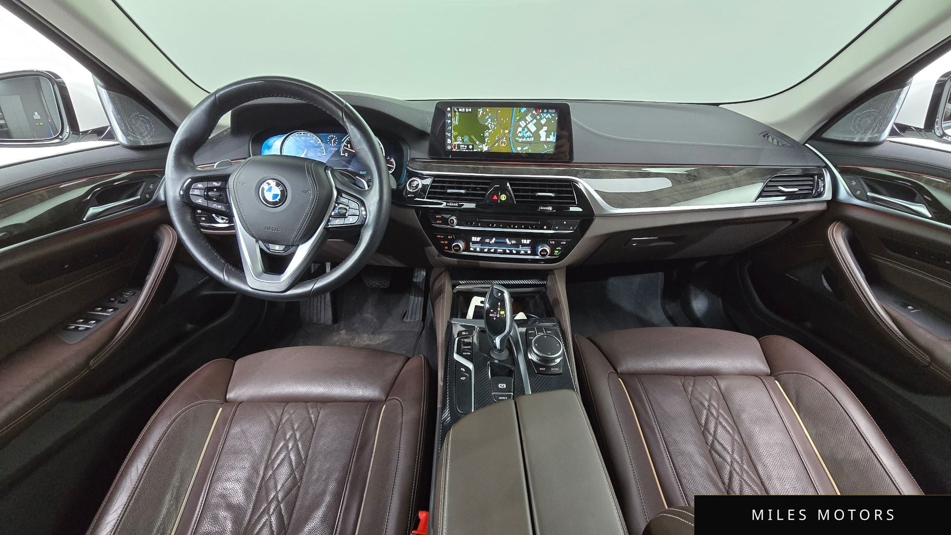 BMW 5 Series (G30) 2018 — миниатюра 10