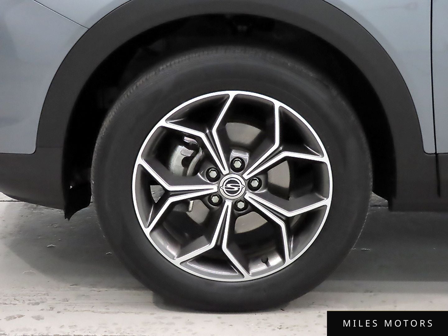 KG Mobility Beautiful Korando 2022 — миниатюра 5