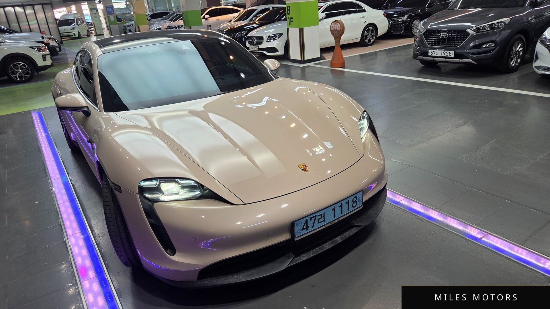 Porsche 타이칸 2021 — миниатюра 2