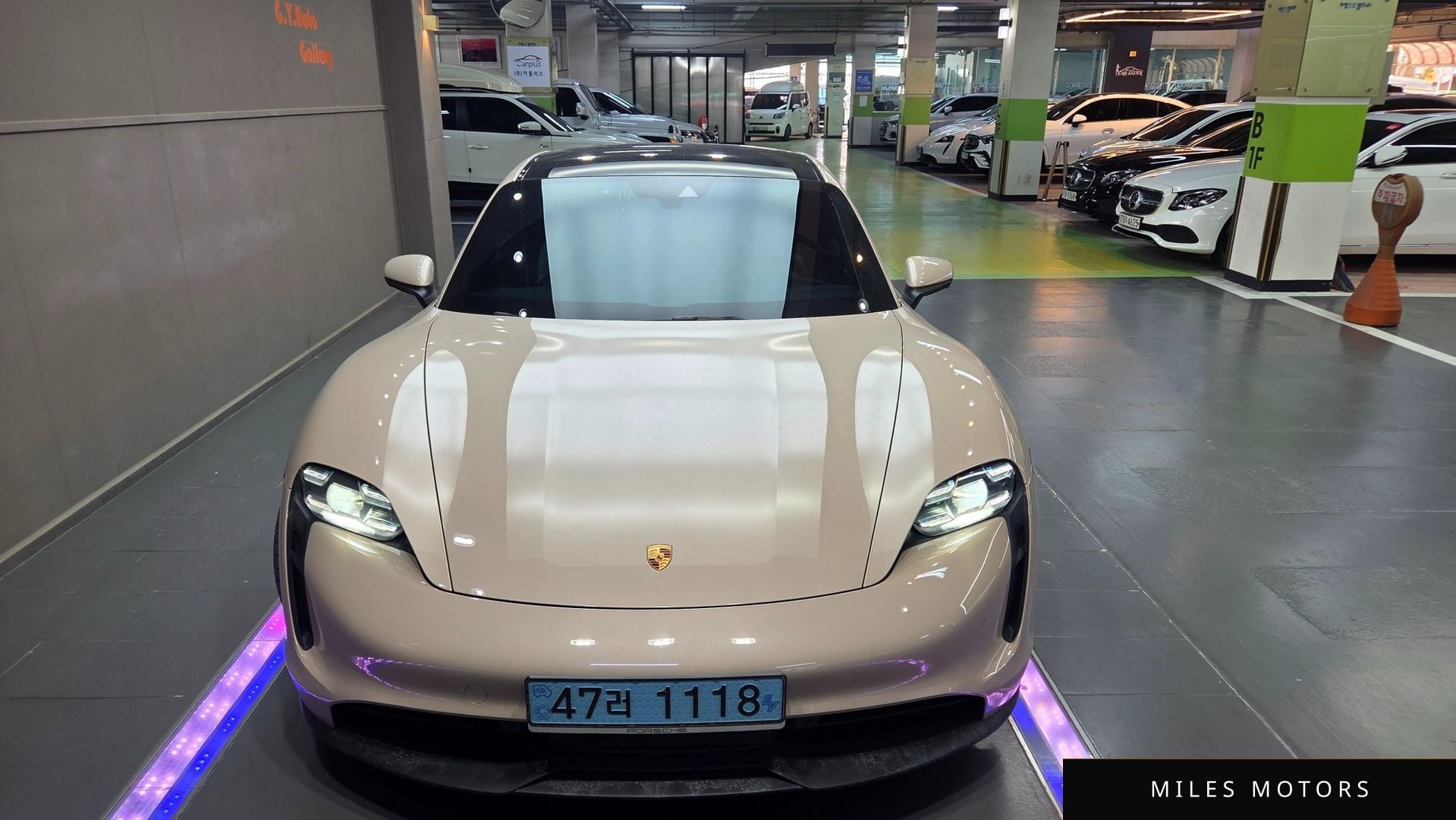 Porsche 타이칸 2021 — миниатюра 3