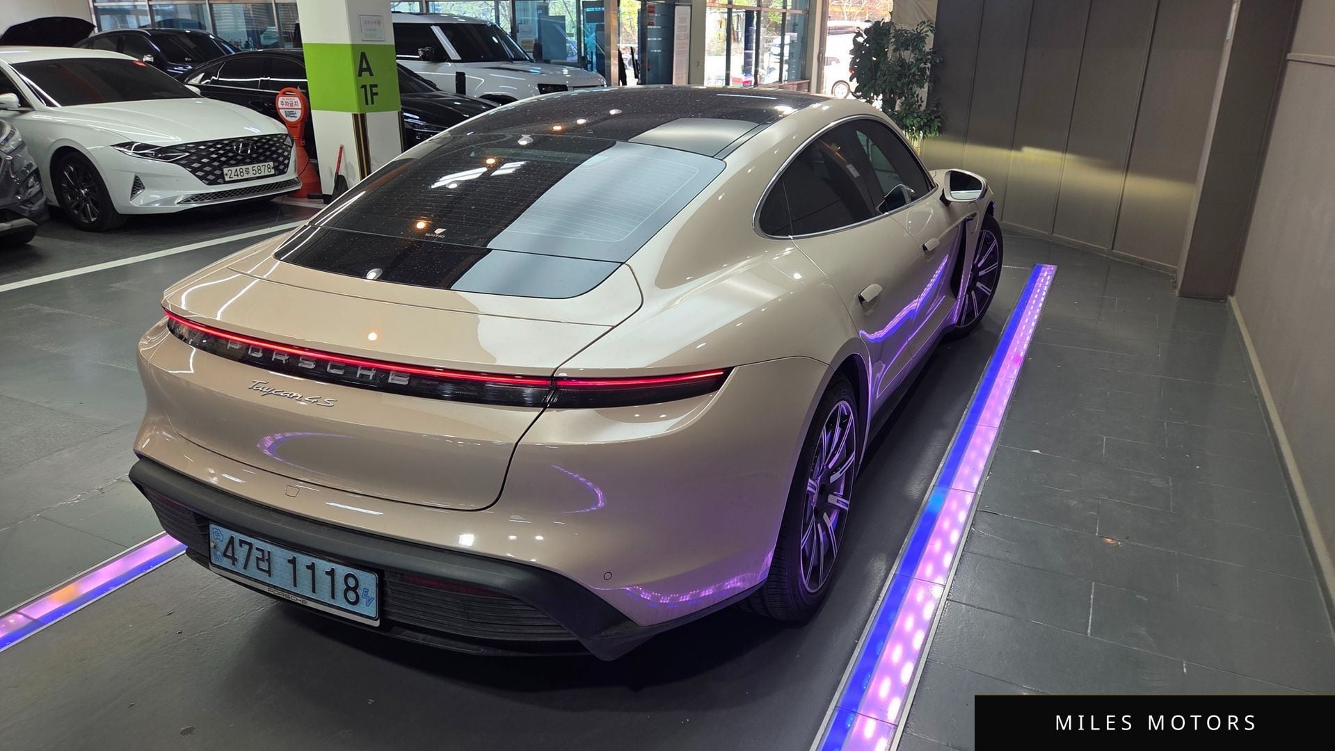 Porsche 타이칸 2021 — миниатюра 5