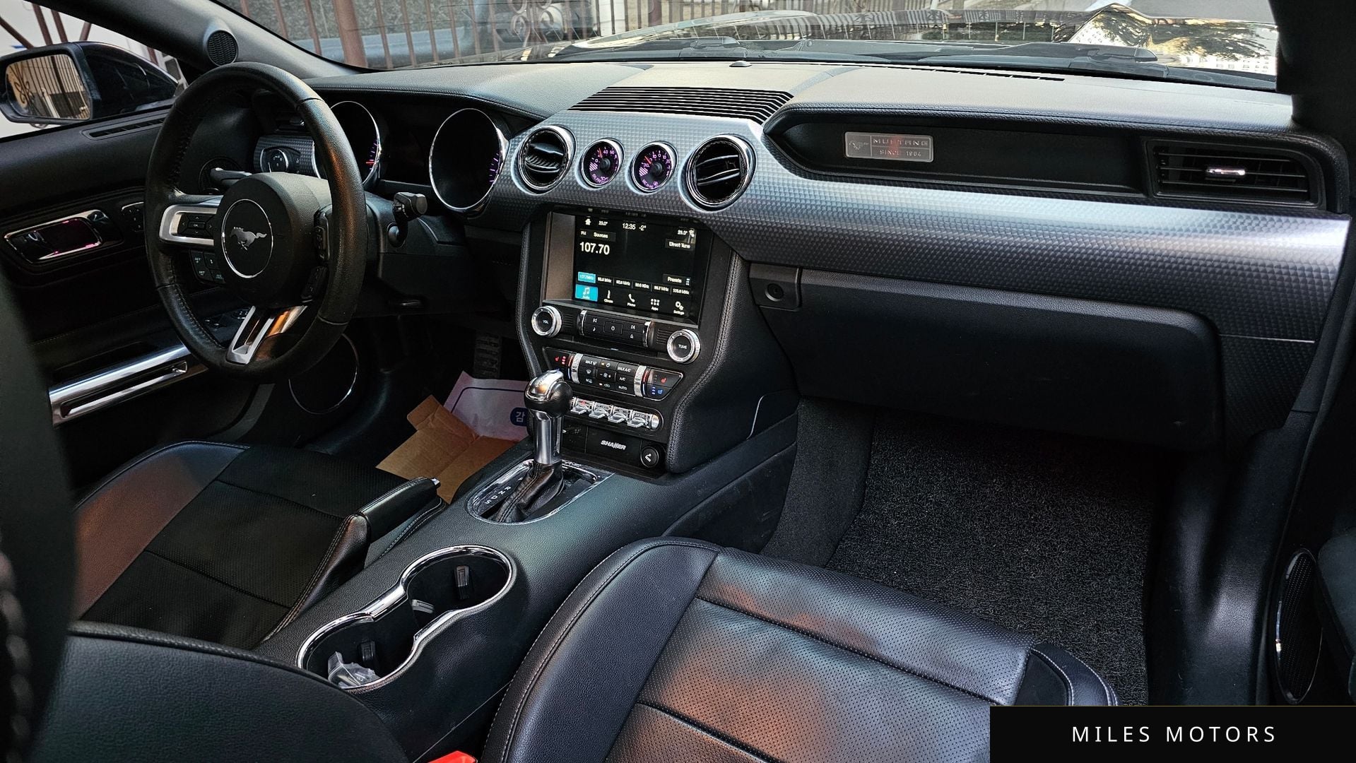 Ford Mustang 2017 — миниатюра 11