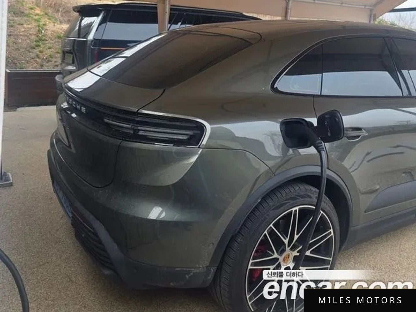 Porsche Macan 2025 — миниатюра 2