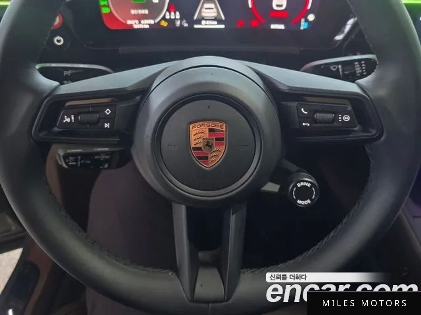 Porsche Macan 2025 — миниатюра 10