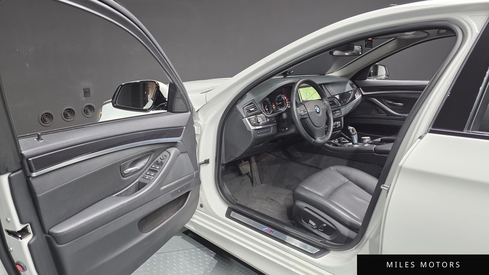 BMW 5 Series (F10) 2016 — миниатюра 10