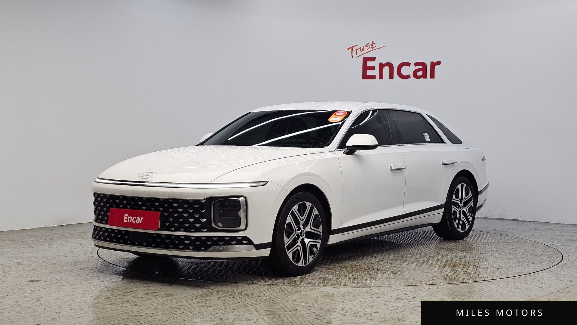 Hyundai Grandeur 2023 — фото 1 из 12