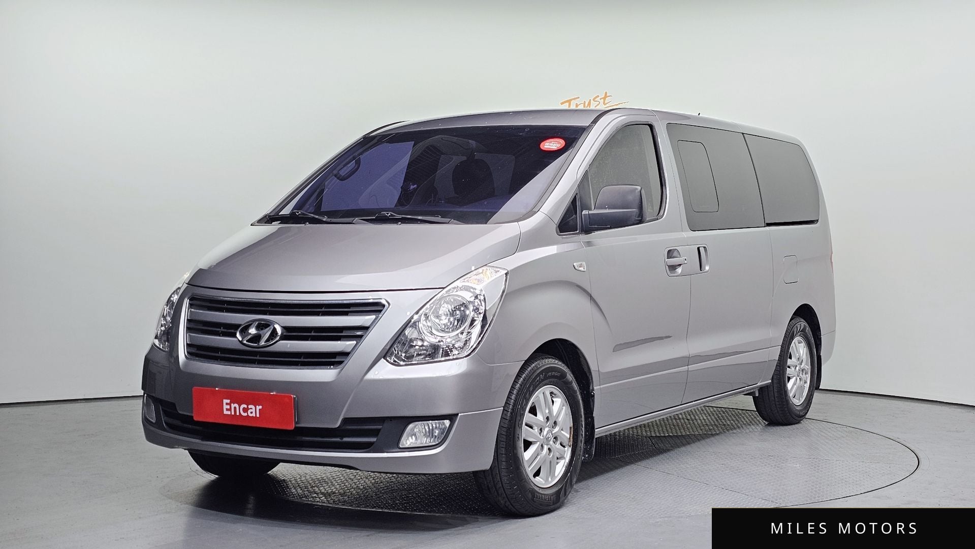 Hyundai Starex 2017 — фото 1 из 12
