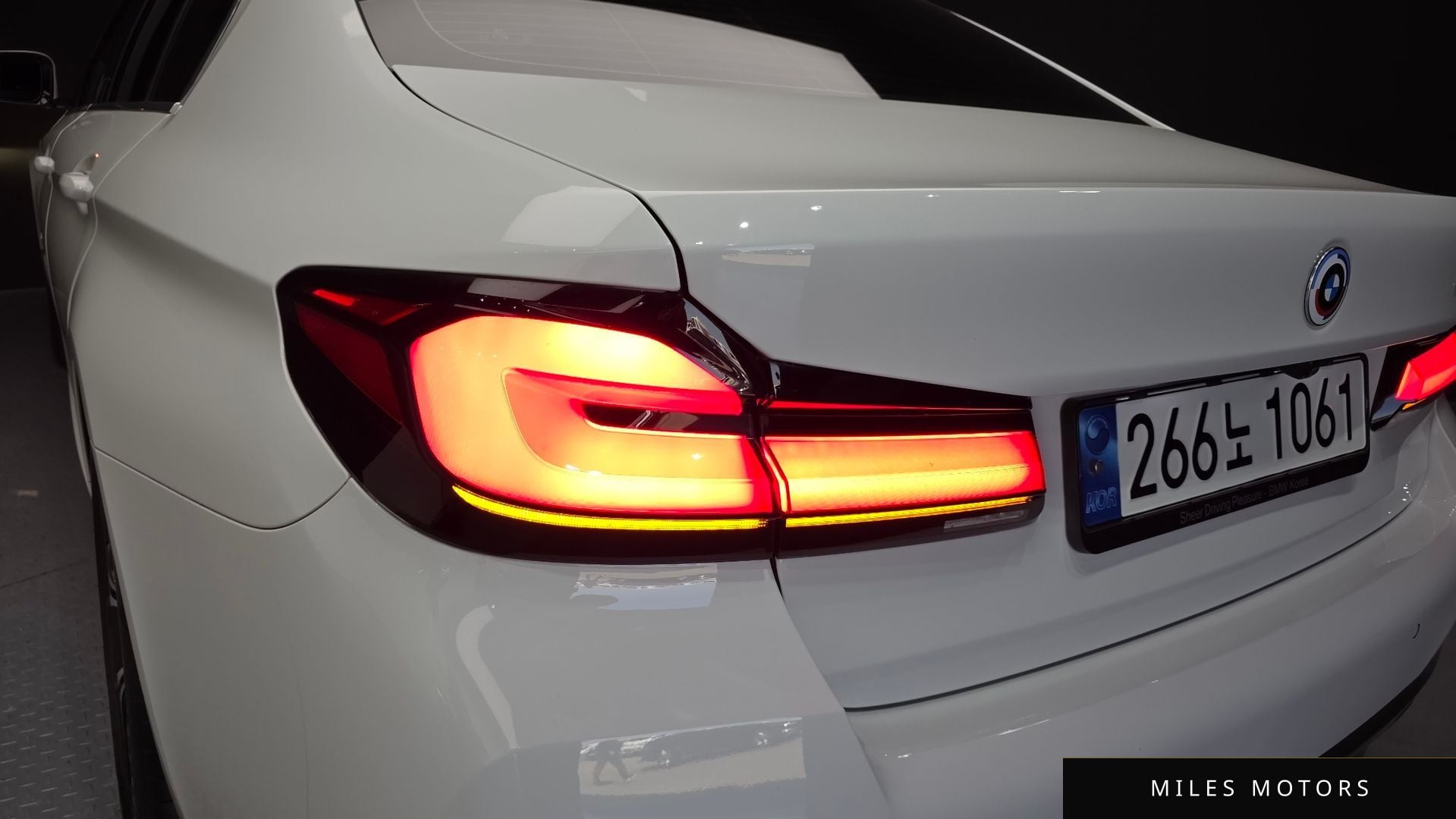 BMW 5 Series (G30) 2023 — миниатюра 9