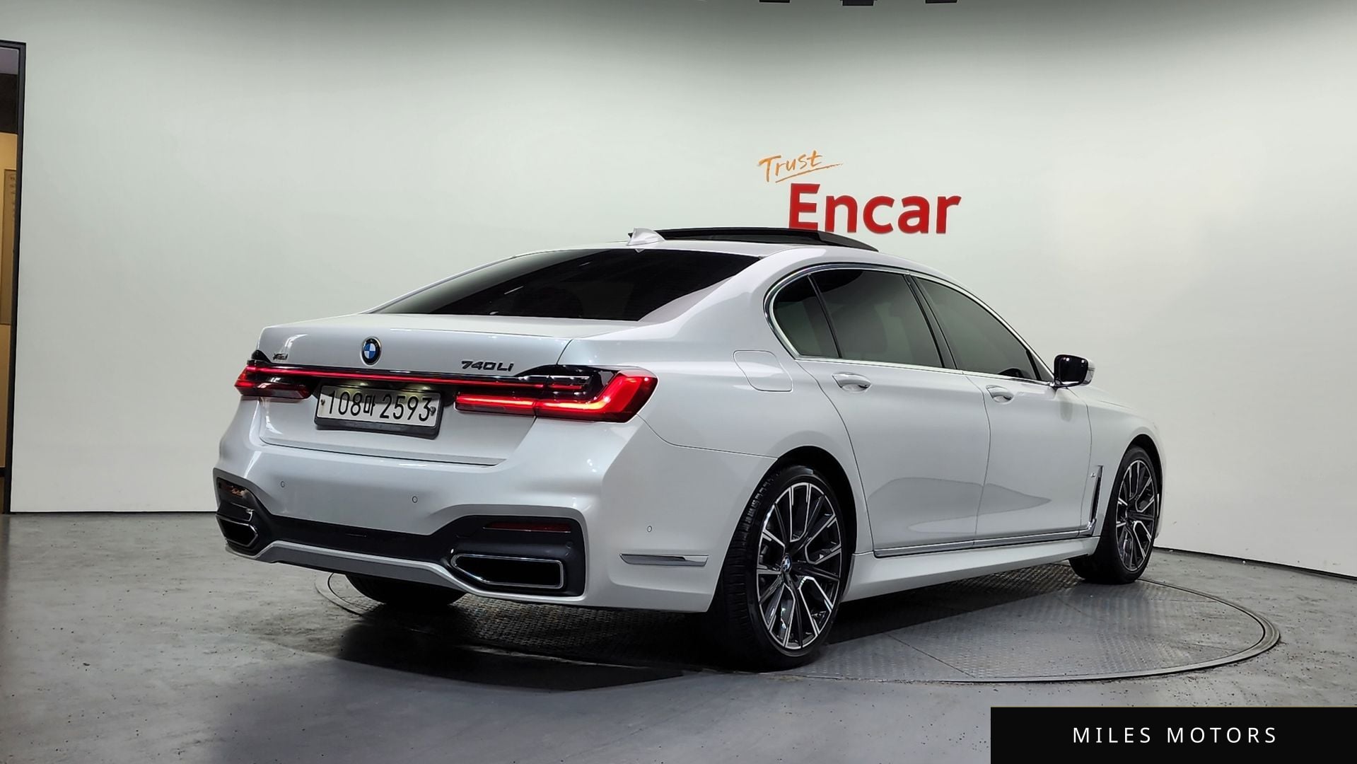 BMW 7 Series (G11) 2021 — миниатюра 2