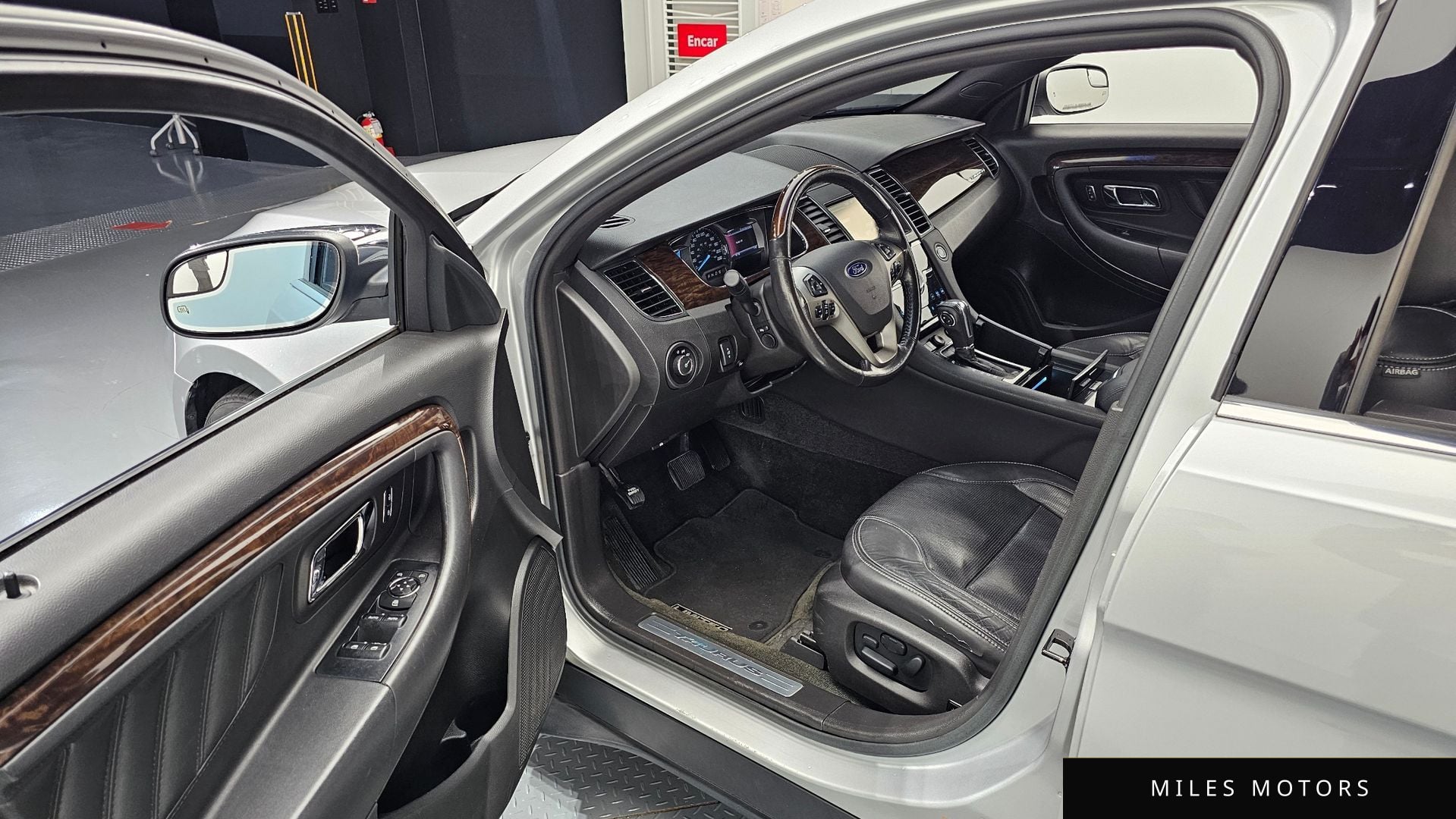 Ford Taurus 2014 — миниатюра 10