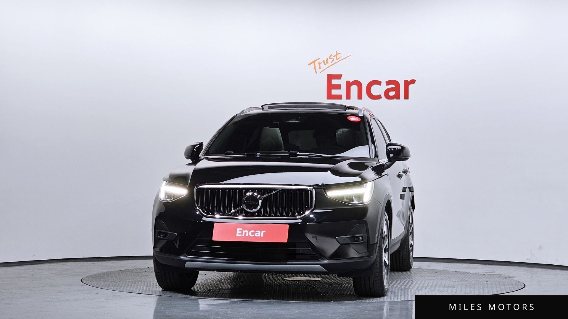 Volvo XC40 2023 — миниатюра 3