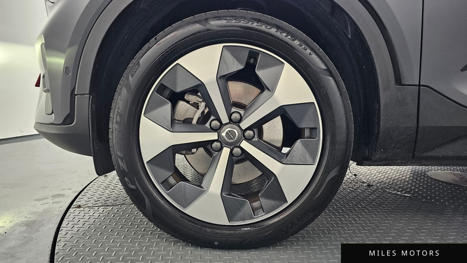 Volvo XC40 2023 — миниатюра 5