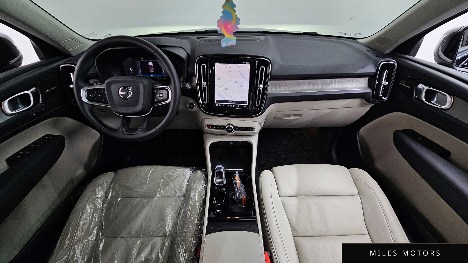 Volvo XC40 2023 — миниатюра 10