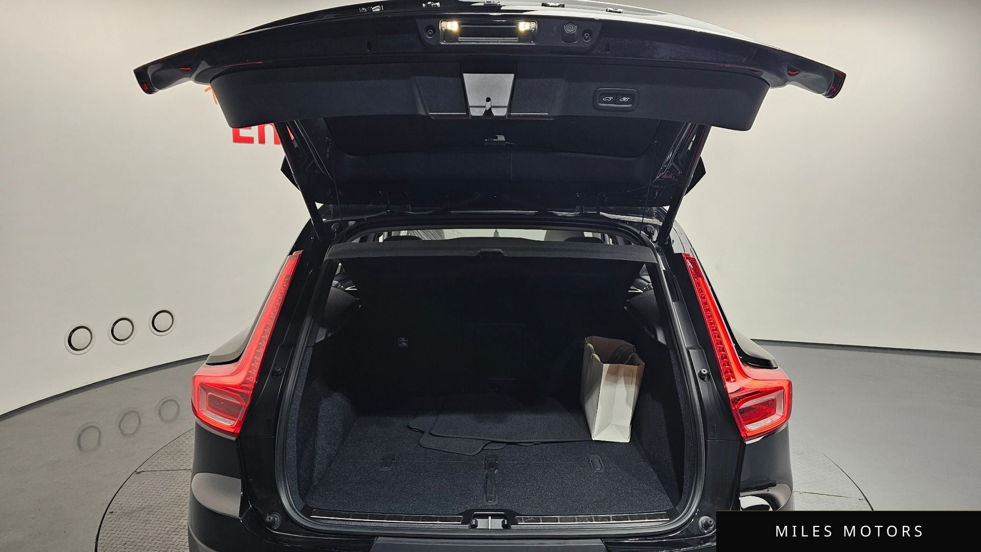 Volvo XC40 2023 — миниатюра 26