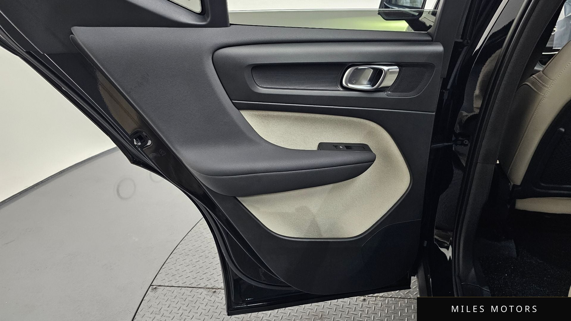 Volvo XC40 2023 — миниатюра 15