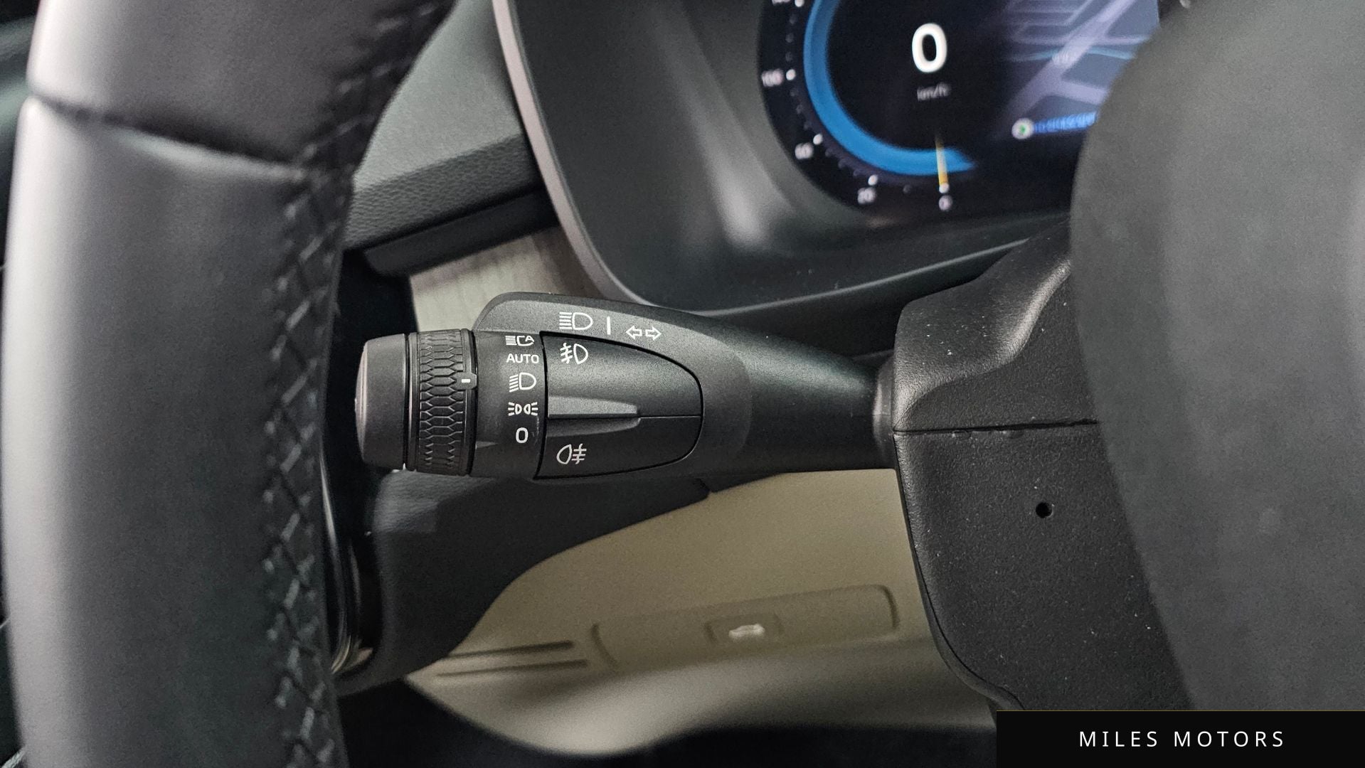 Volvo XC40 2023 — миниатюра 30