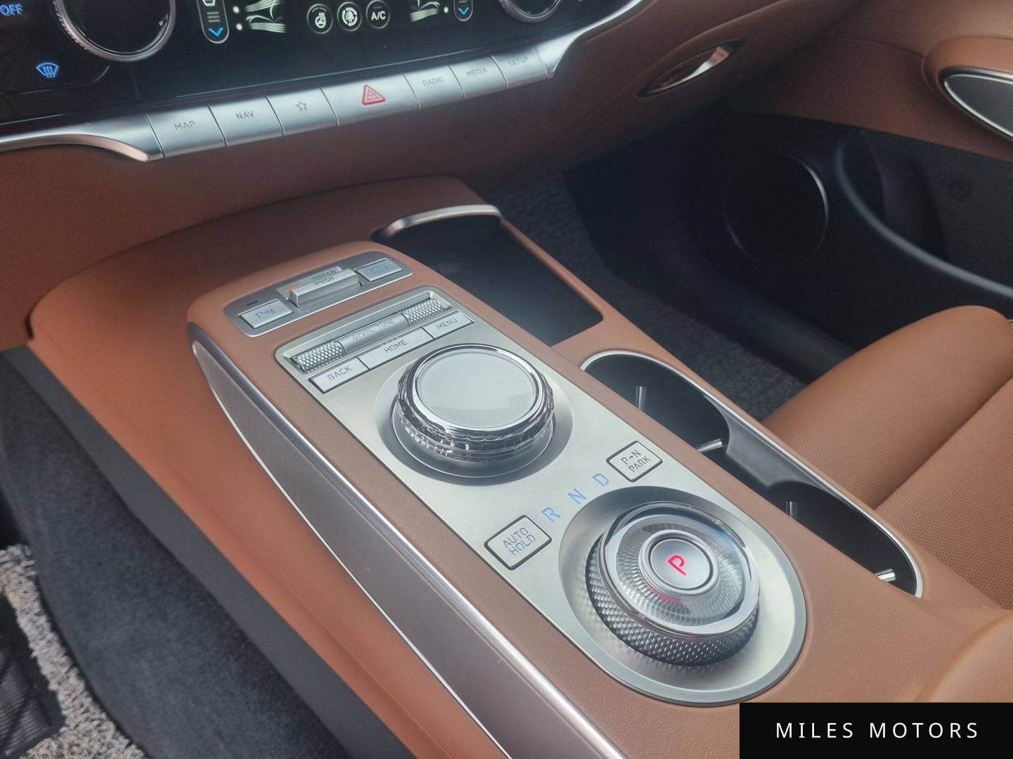 Genesis GV70 2024 — миниатюра 9