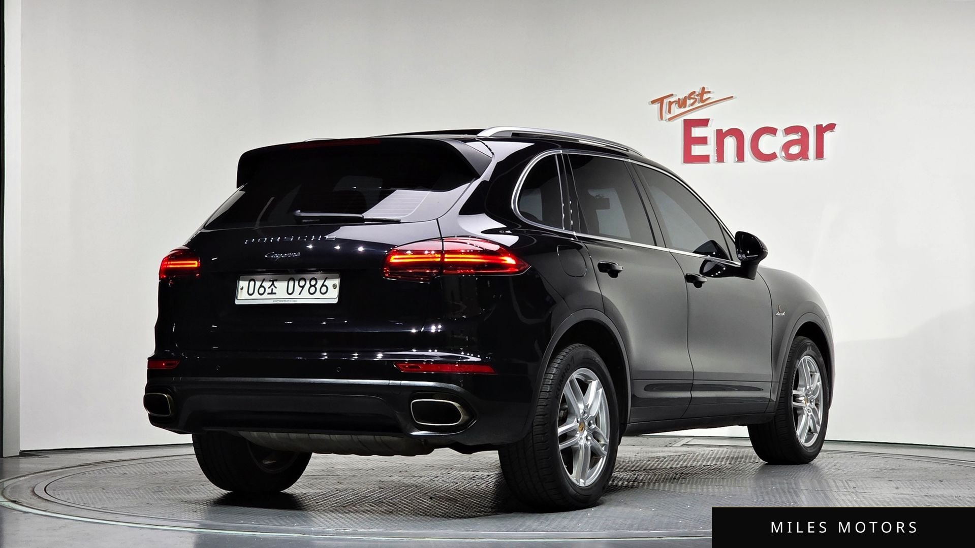 Porsche Cayenne 2016 — миниатюра 2