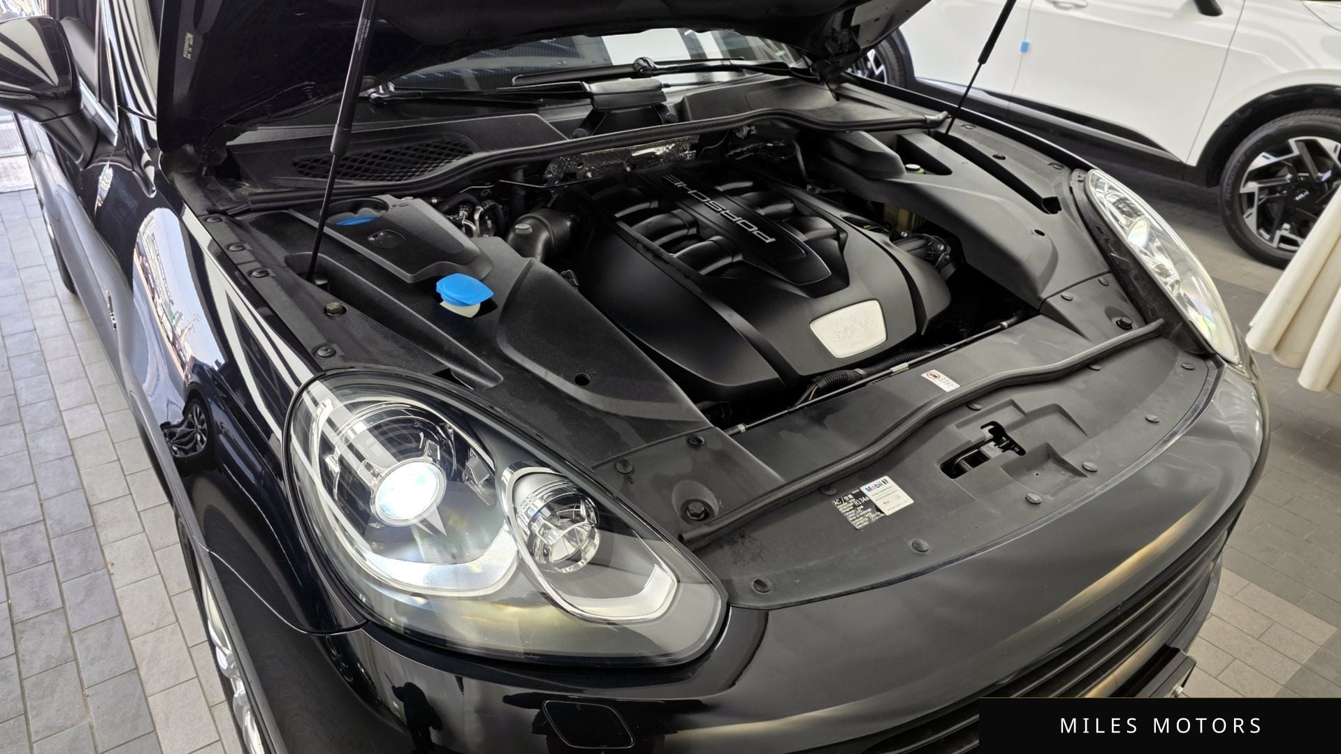 Porsche Cayenne 2016 — миниатюра 6