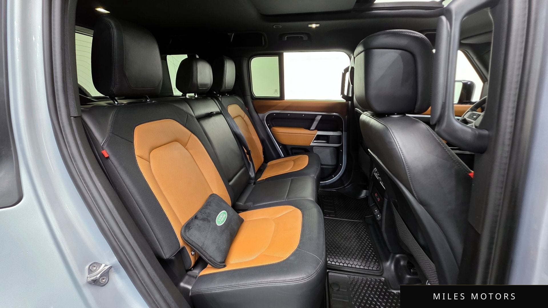 Land Rover 디펜더 (L663) 2024 — миниатюра 25