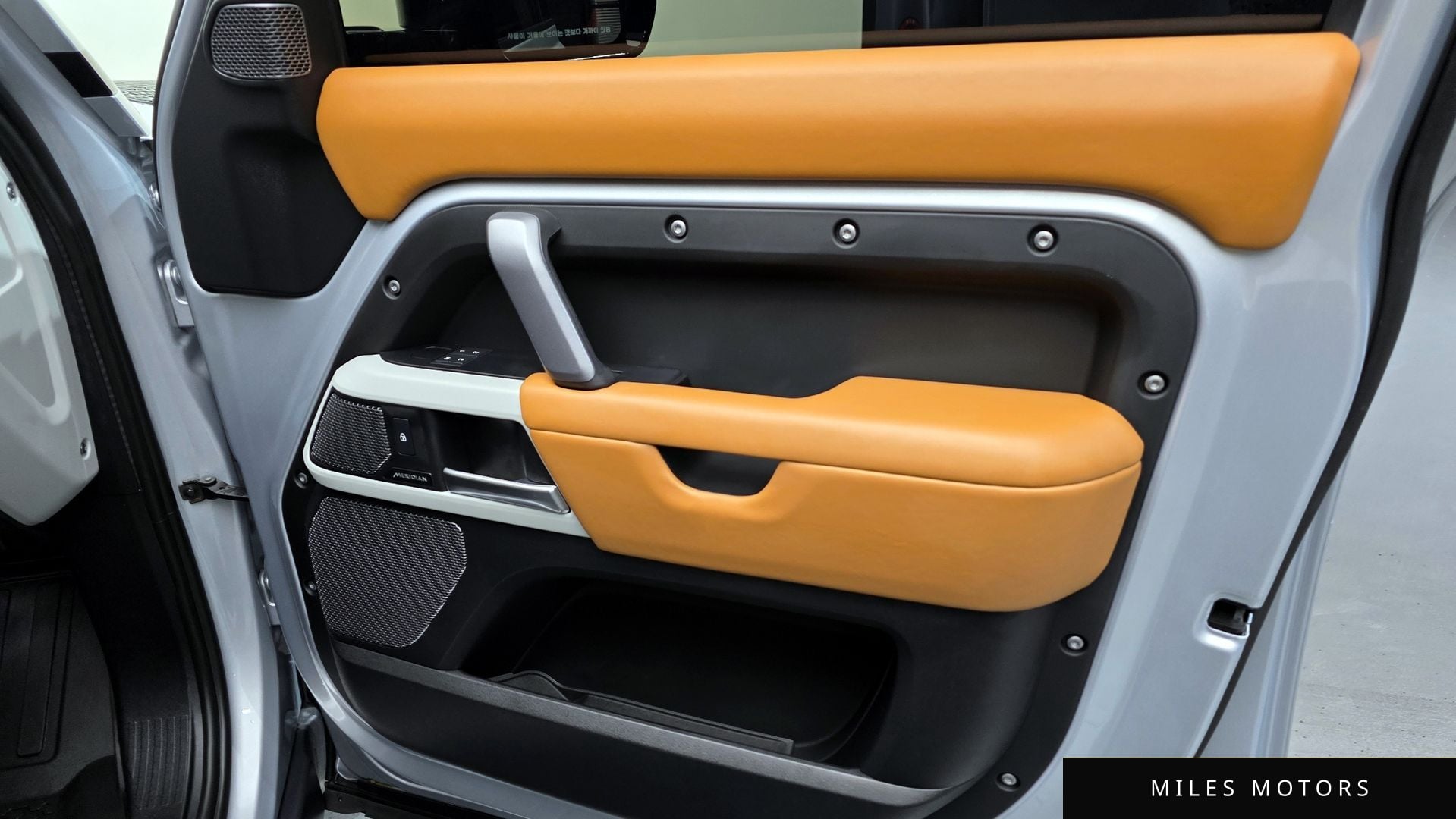 Land Rover 디펜더 (L663) 2024 — миниатюра 14