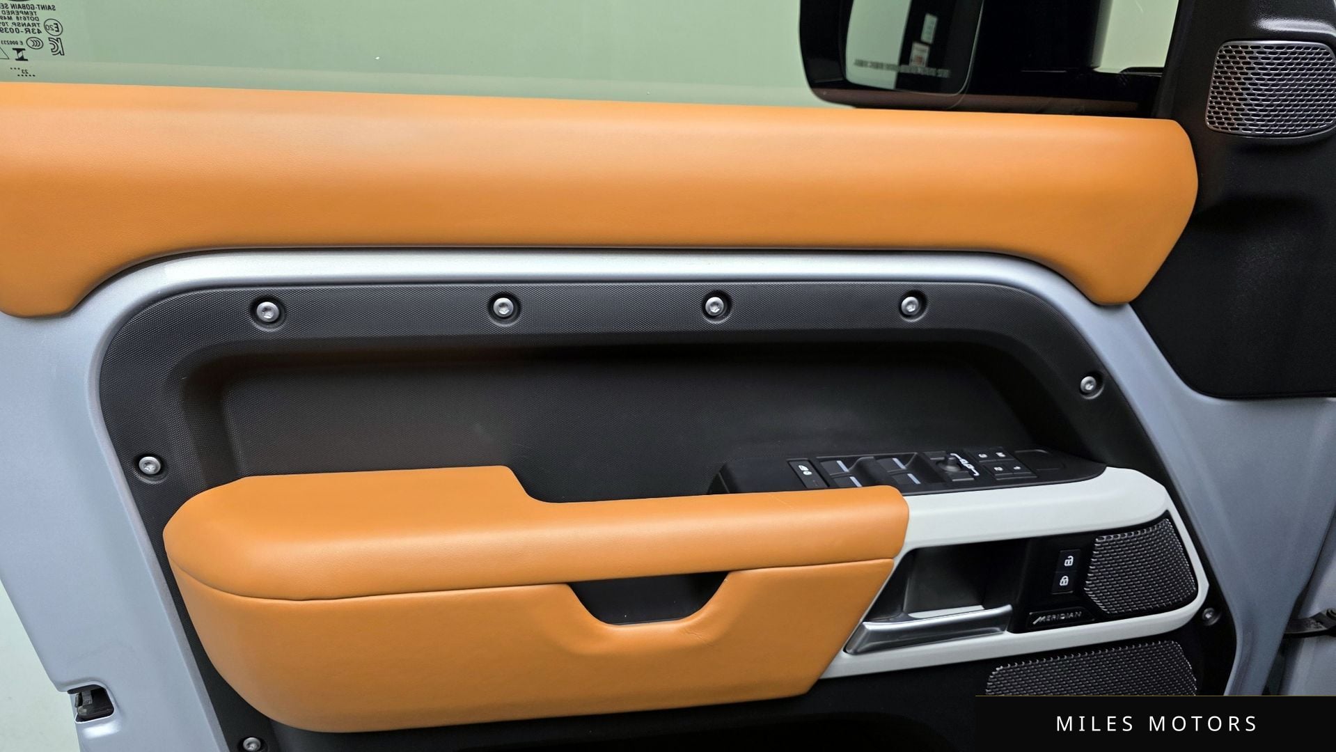 Land Rover 디펜더 (L663) 2024 — миниатюра 15