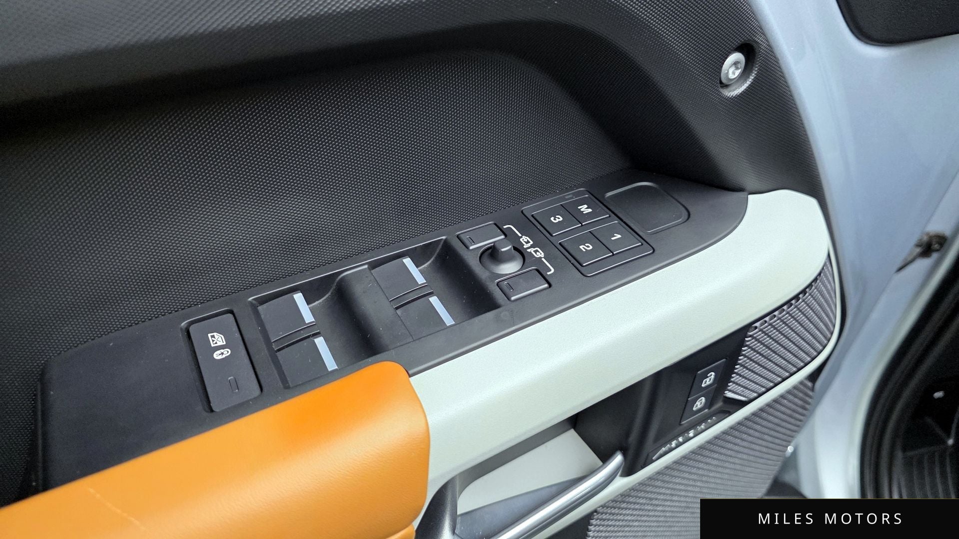 Land Rover 디펜더 (L663) 2024 — миниатюра 33