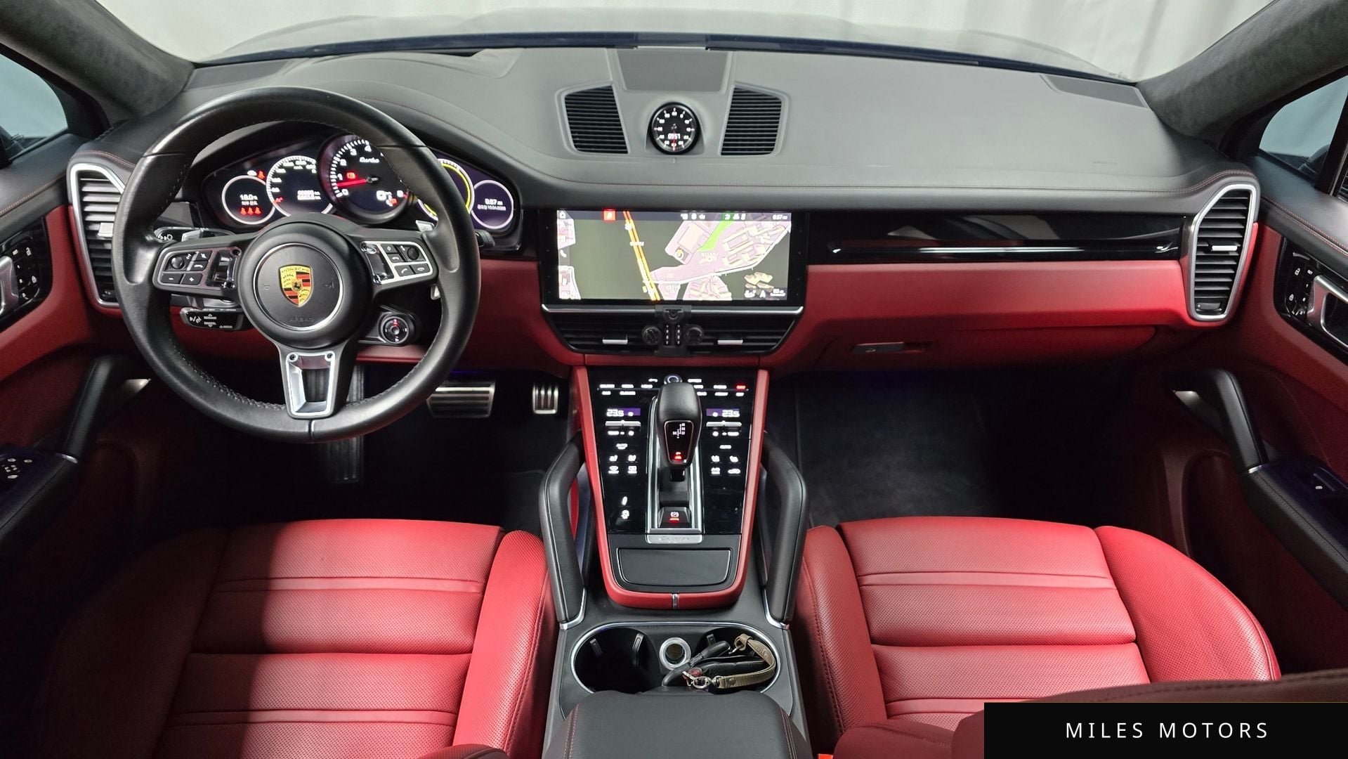 Porsche Cayenne 2021 — миниатюра 10