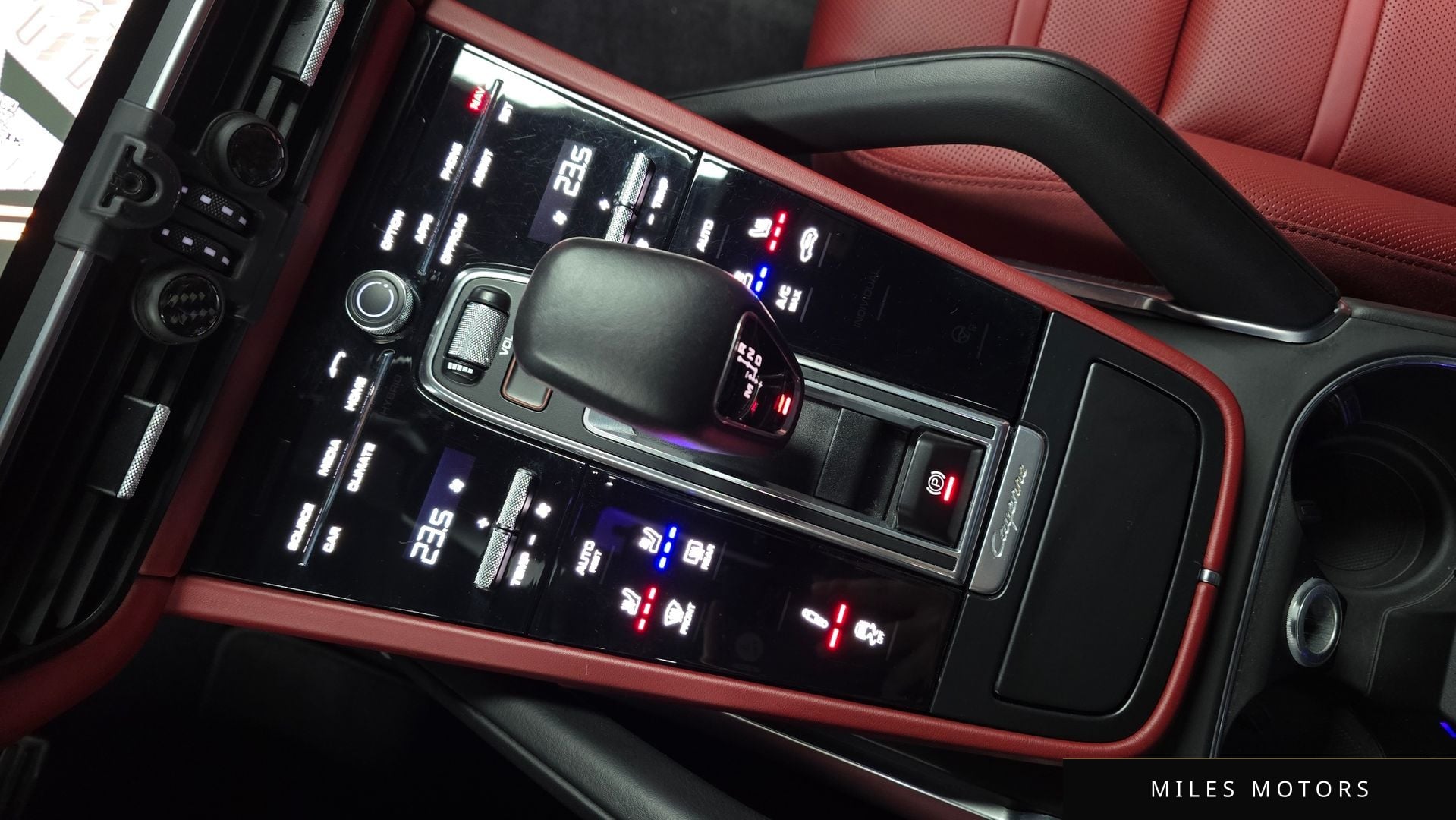 Porsche Cayenne 2021 — миниатюра 12