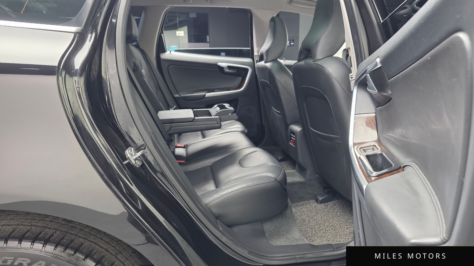 Volvo XC60 2017 — миниатюра 12