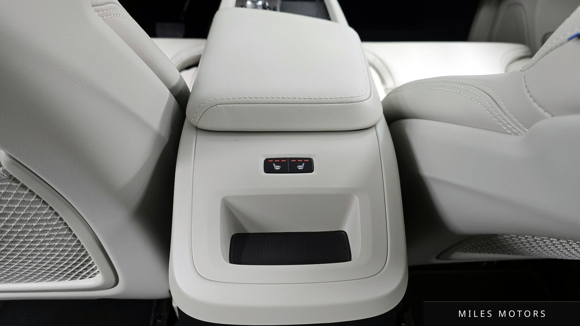 Volvo XC60 2021 — миниатюра 25