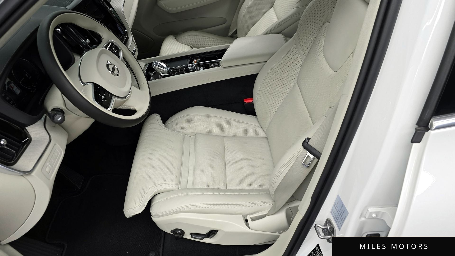 Volvo XC60 2021 — миниатюра 28