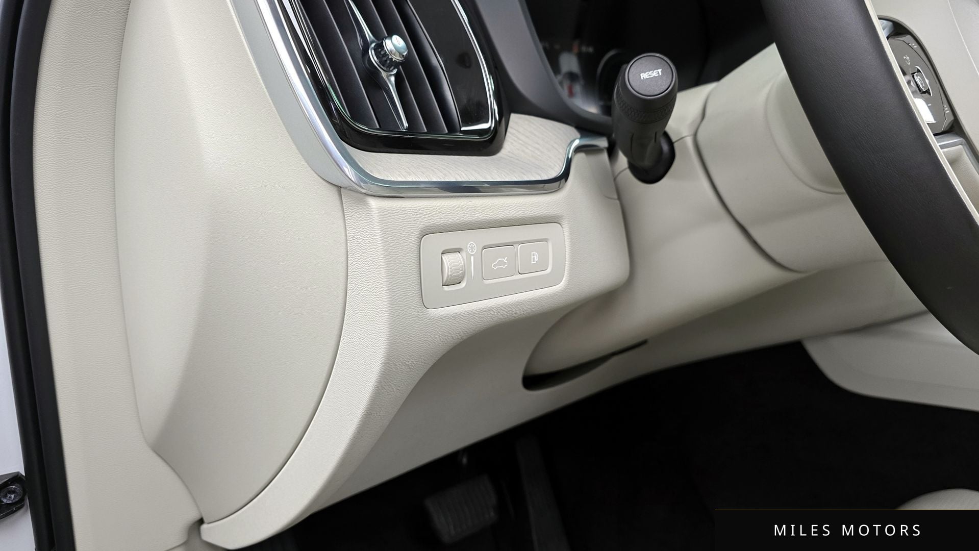 Volvo XC60 2021 — миниатюра 30