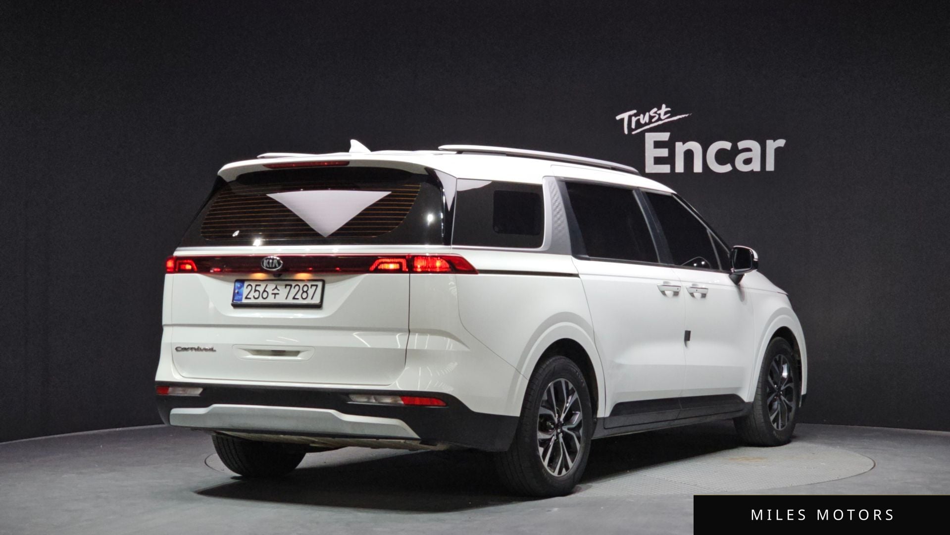 Kia Carnival 2021 — миниатюра 2