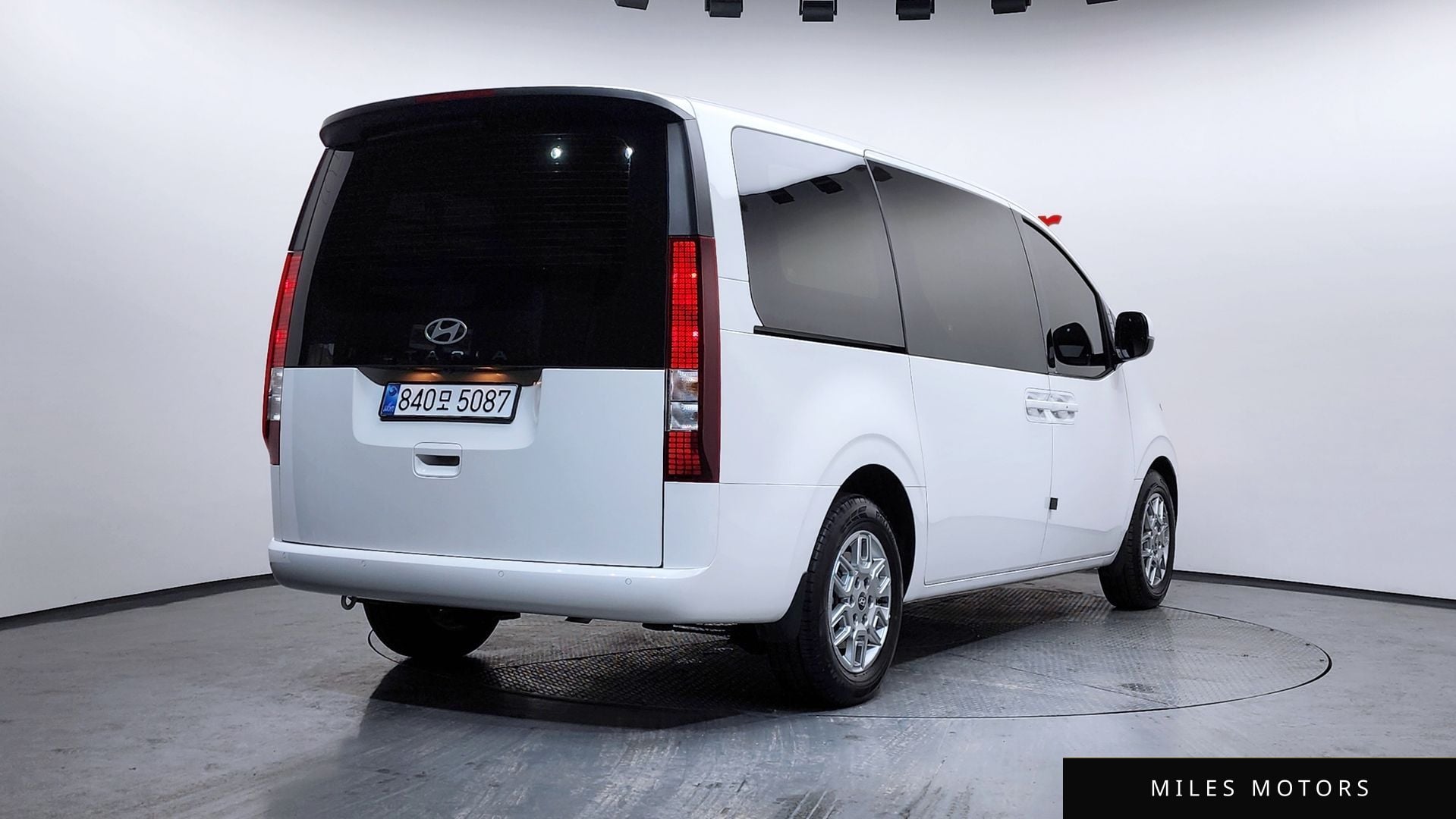 Hyundai Staria 2025 — миниатюра 2