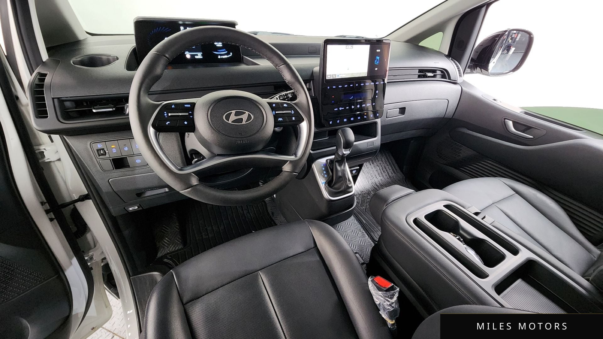 Hyundai Staria 2025 — миниатюра 10