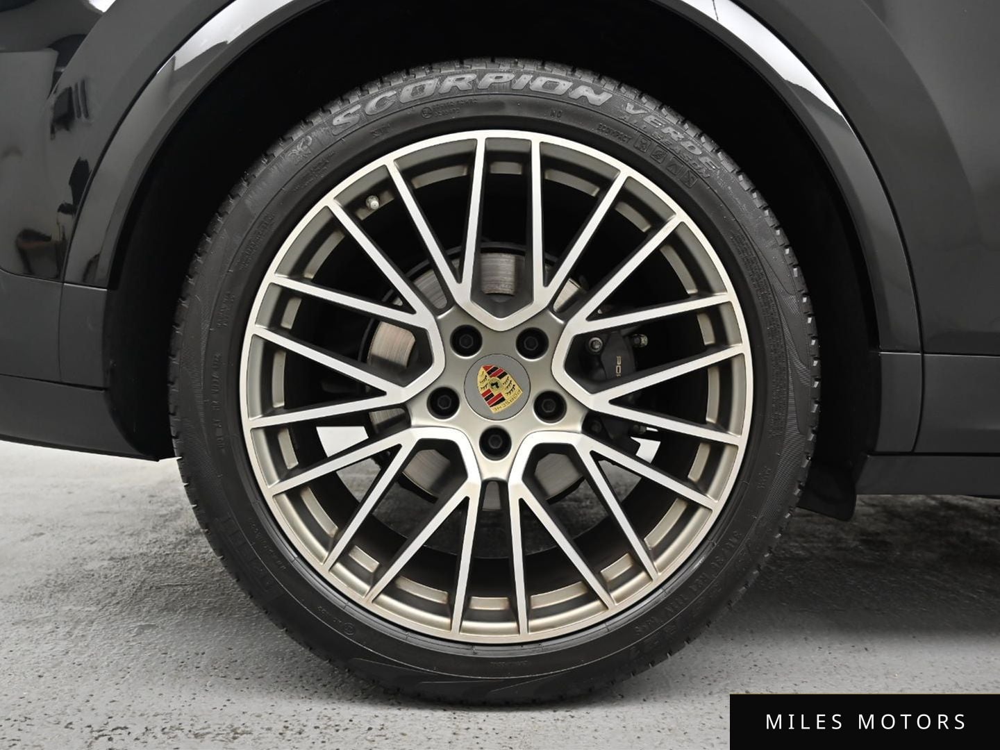 Porsche Cayenne 2023 — миниатюра 5