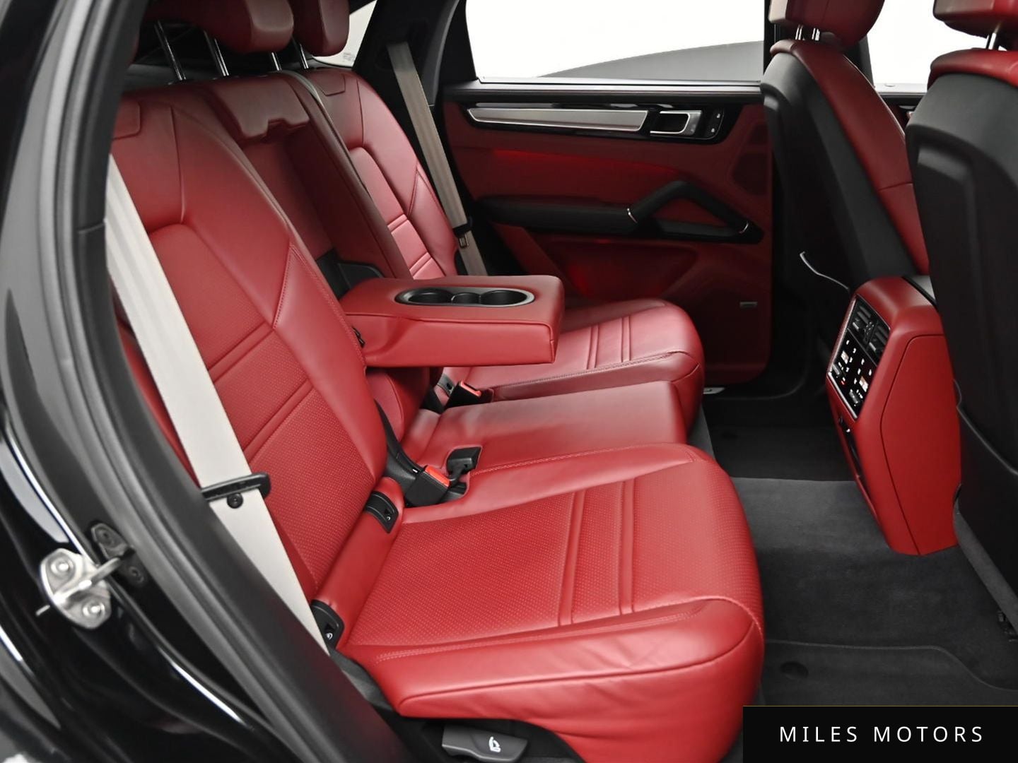 Porsche Cayenne 2023 — миниатюра 12