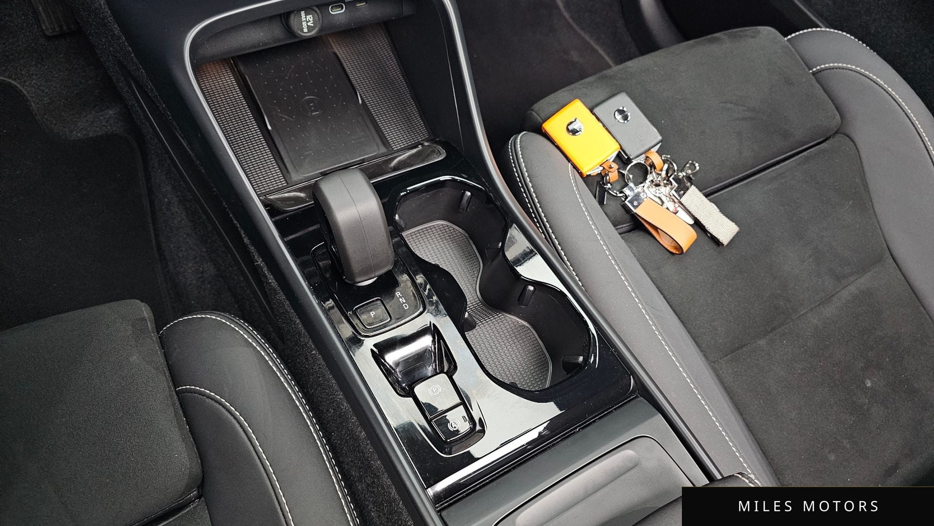 Volvo XC40 2025 — миниатюра 12