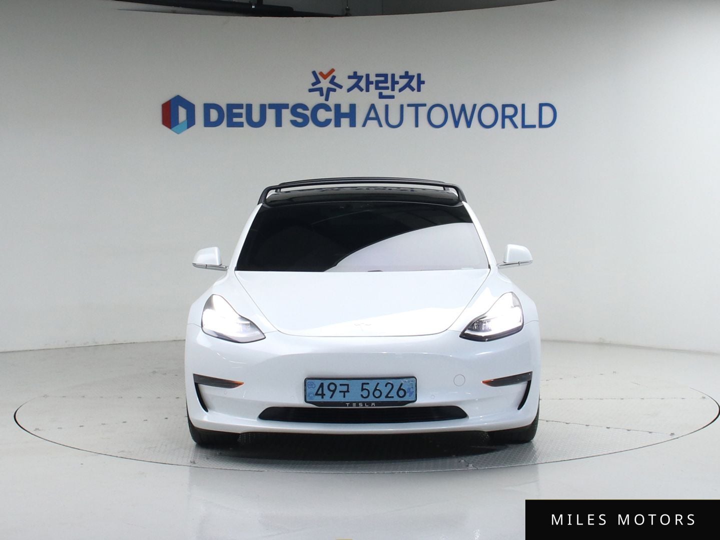 Tesla Model 3 2020 — миниатюра 3